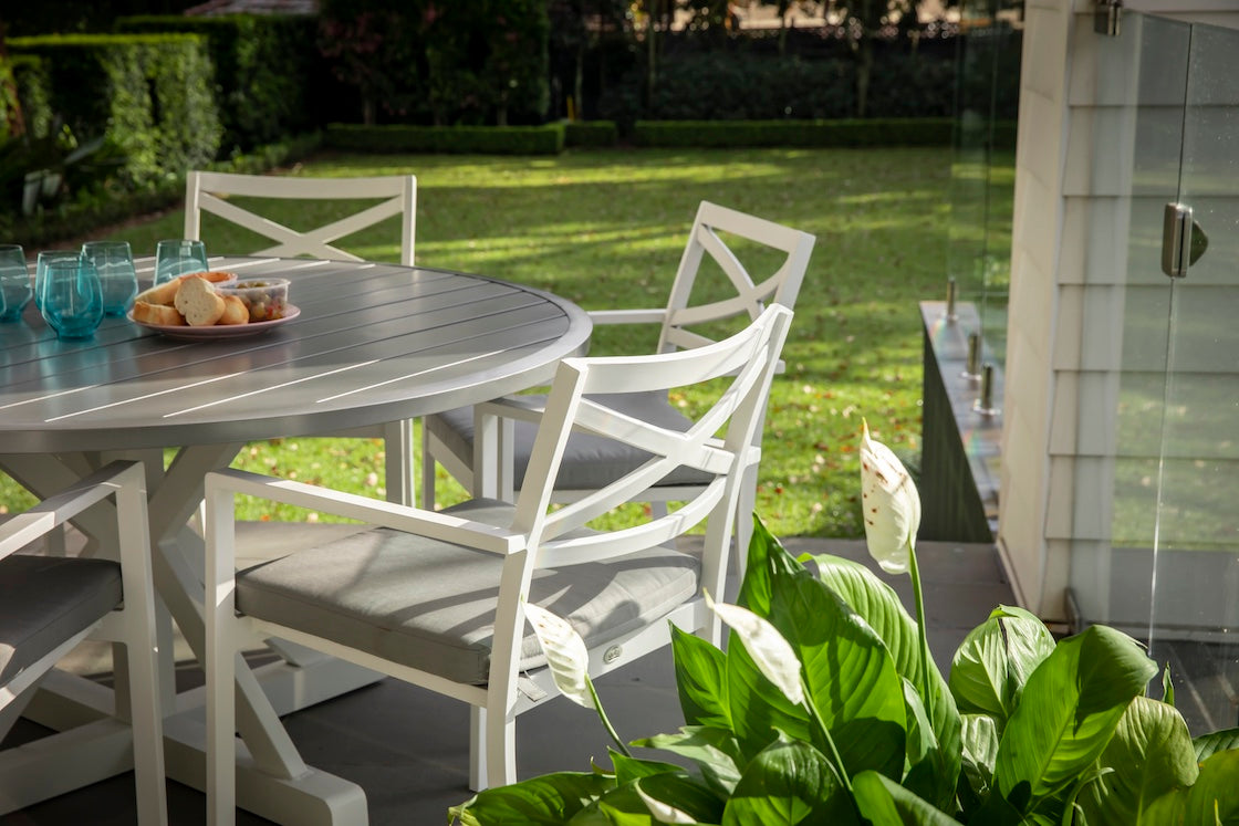 Bridgeport Round Dining Table